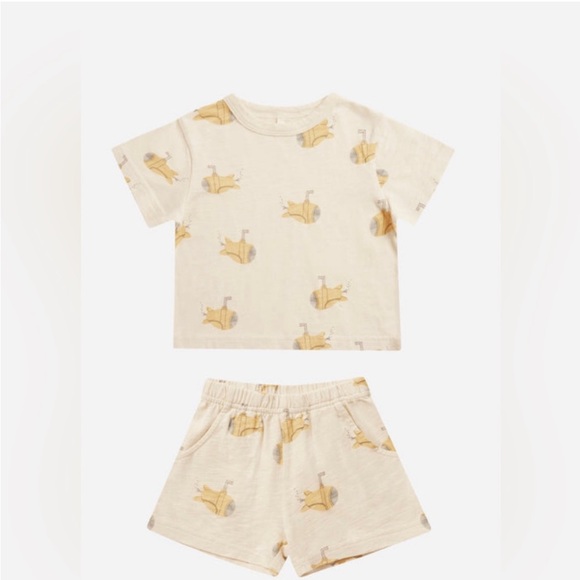 Rylee + Cru Other - Rylee + Cru Kids Cream Submarine Shorts with Yellow Graphic - size 4-5 yr